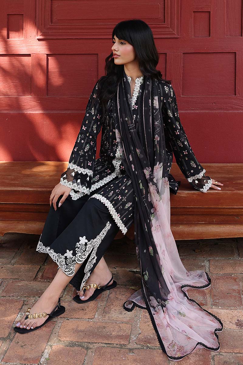 Qalamkar QPrints Spring/Summer Lawn