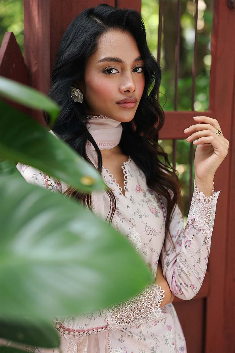 Qalamkar QPrints Spring/Summer Lawn
