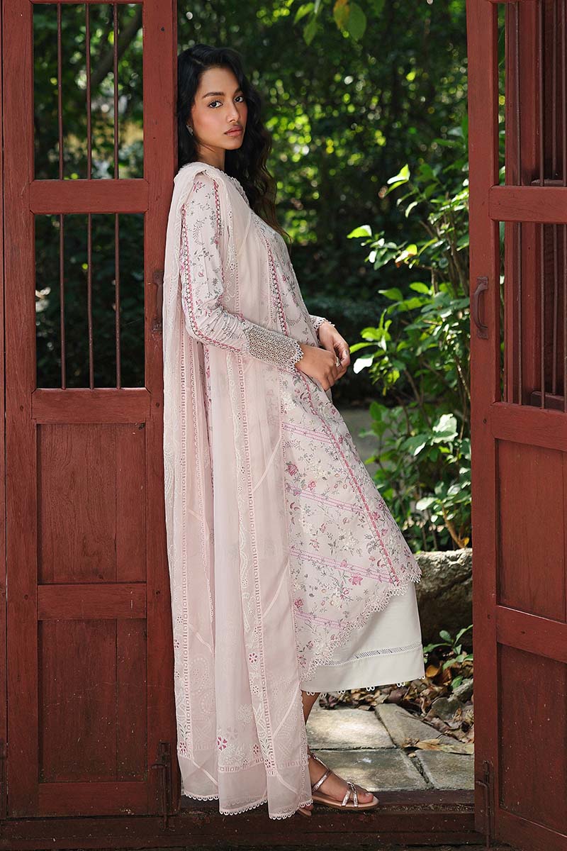 Qalamkar QPrints Spring/Summer Lawn