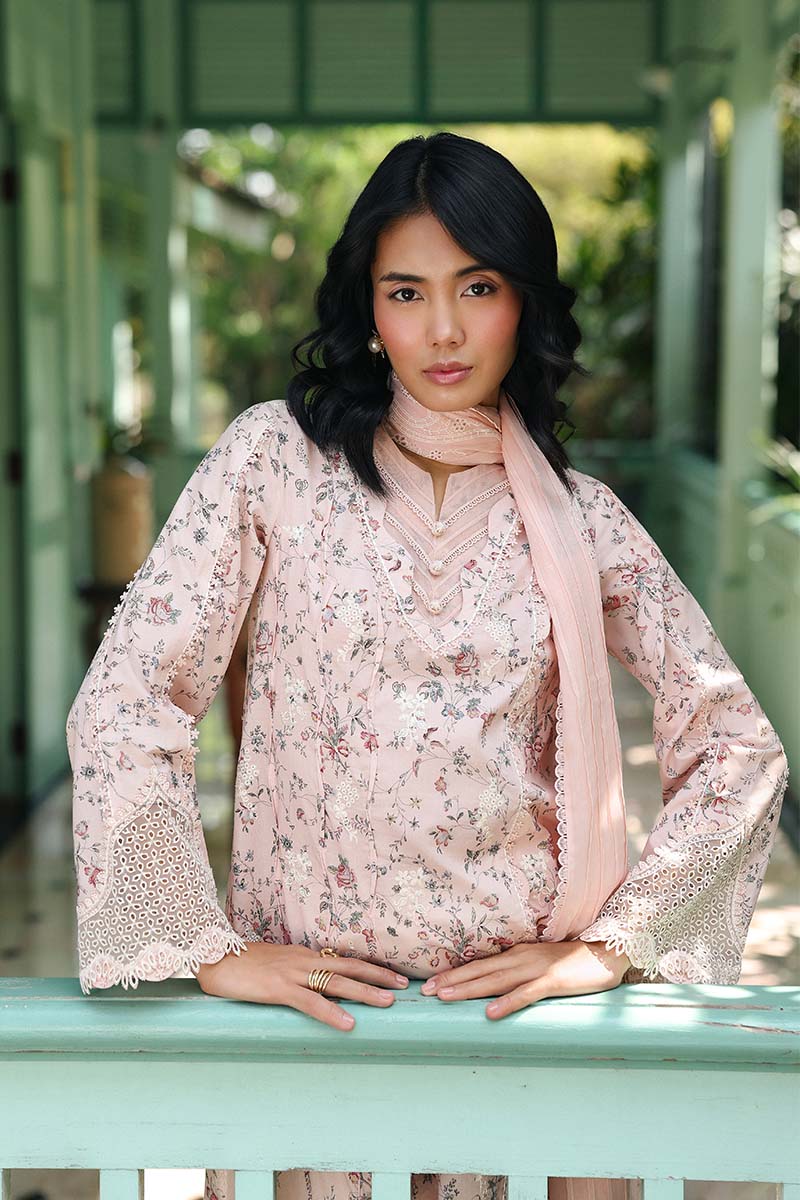 Qalamkar QPrints Spring/Summer Lawn