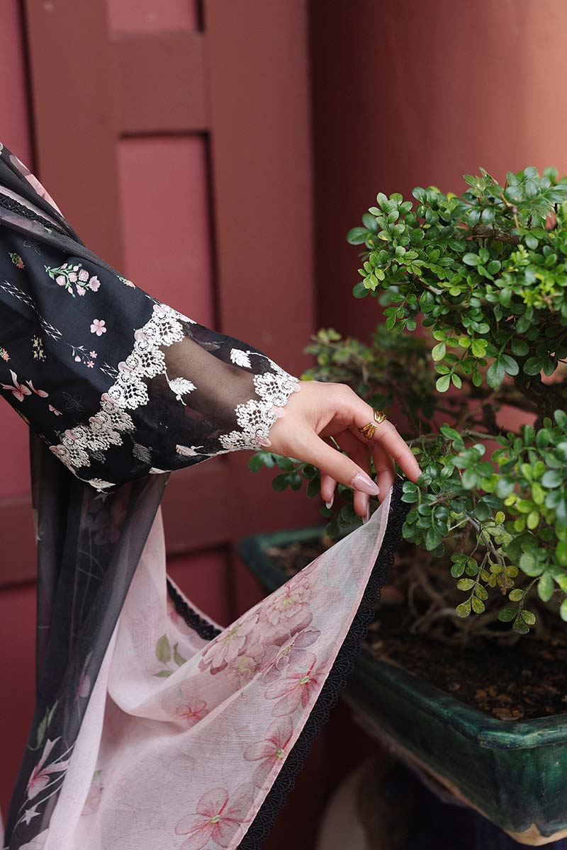 Qalamkar QPrints Spring/Summer Lawn
