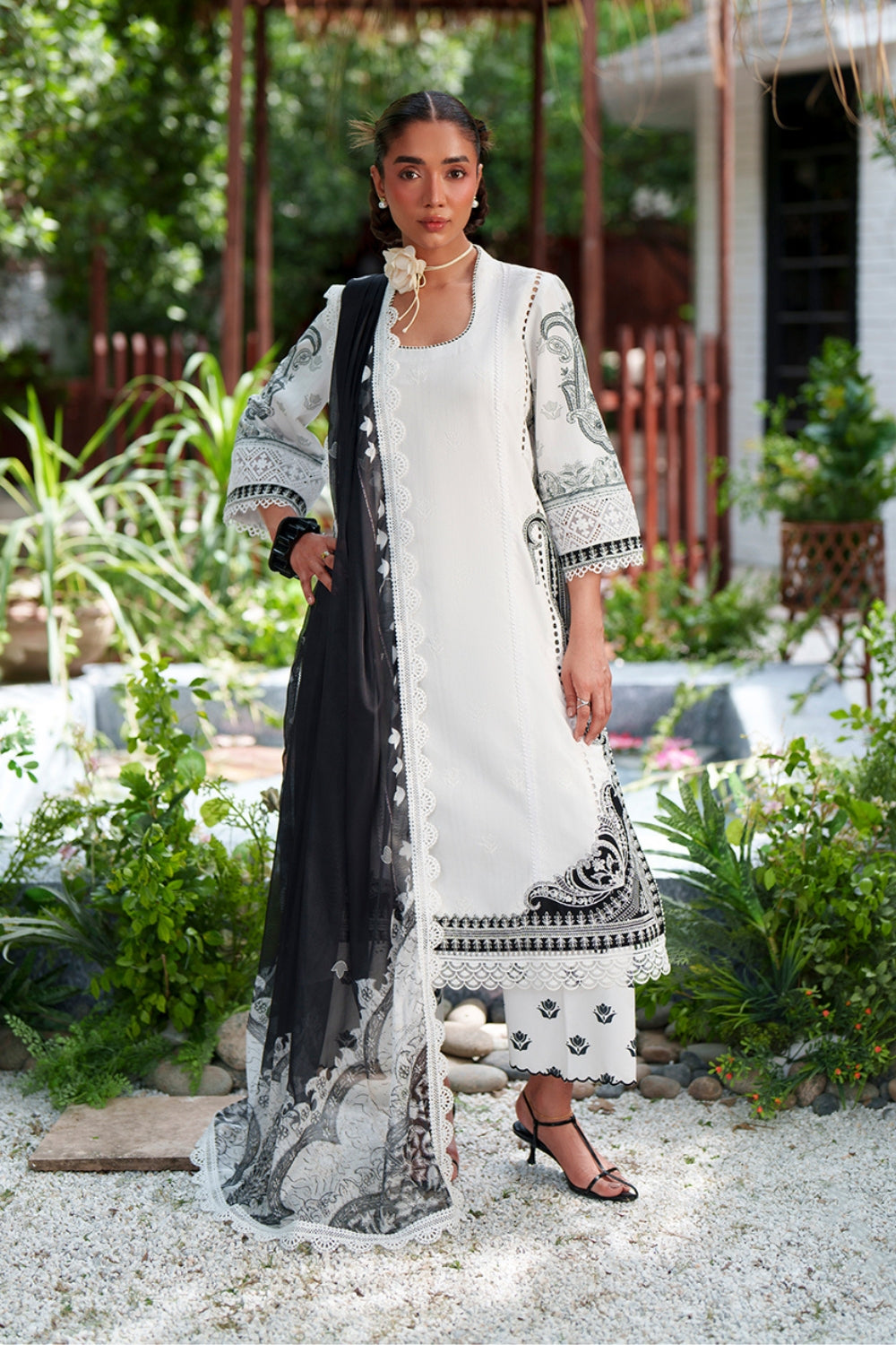 Saira Rizwan Laanem Luxury Lawn