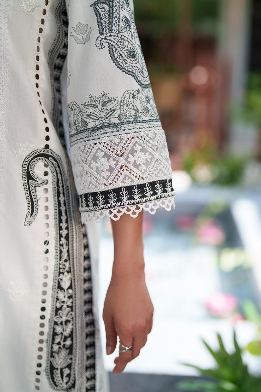 Saira Rizwan Laanem Luxury Lawn